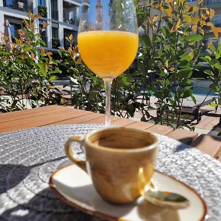 Emilia Romana Boutique - Quiet Modern Luxury Sunny