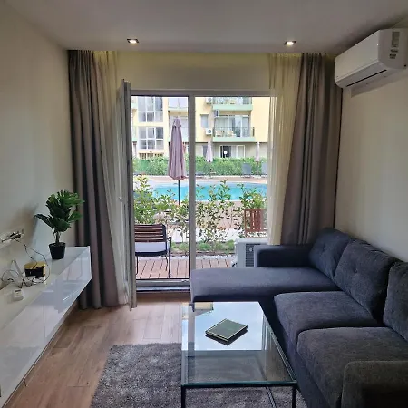 Emilia Romana Boutique - Quiet Modern Luxury Sunny