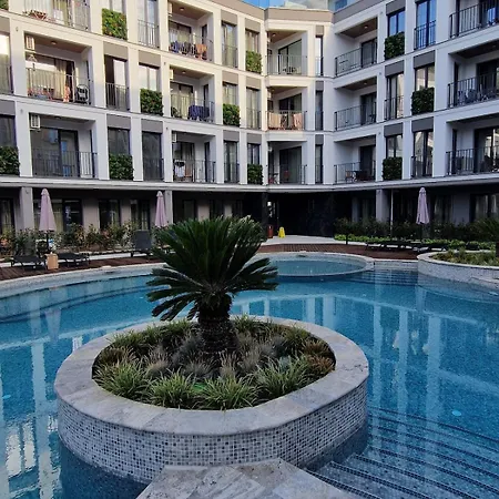 Emilia Romana Boutique - Quiet Modern Luxury Sunny Apartamento